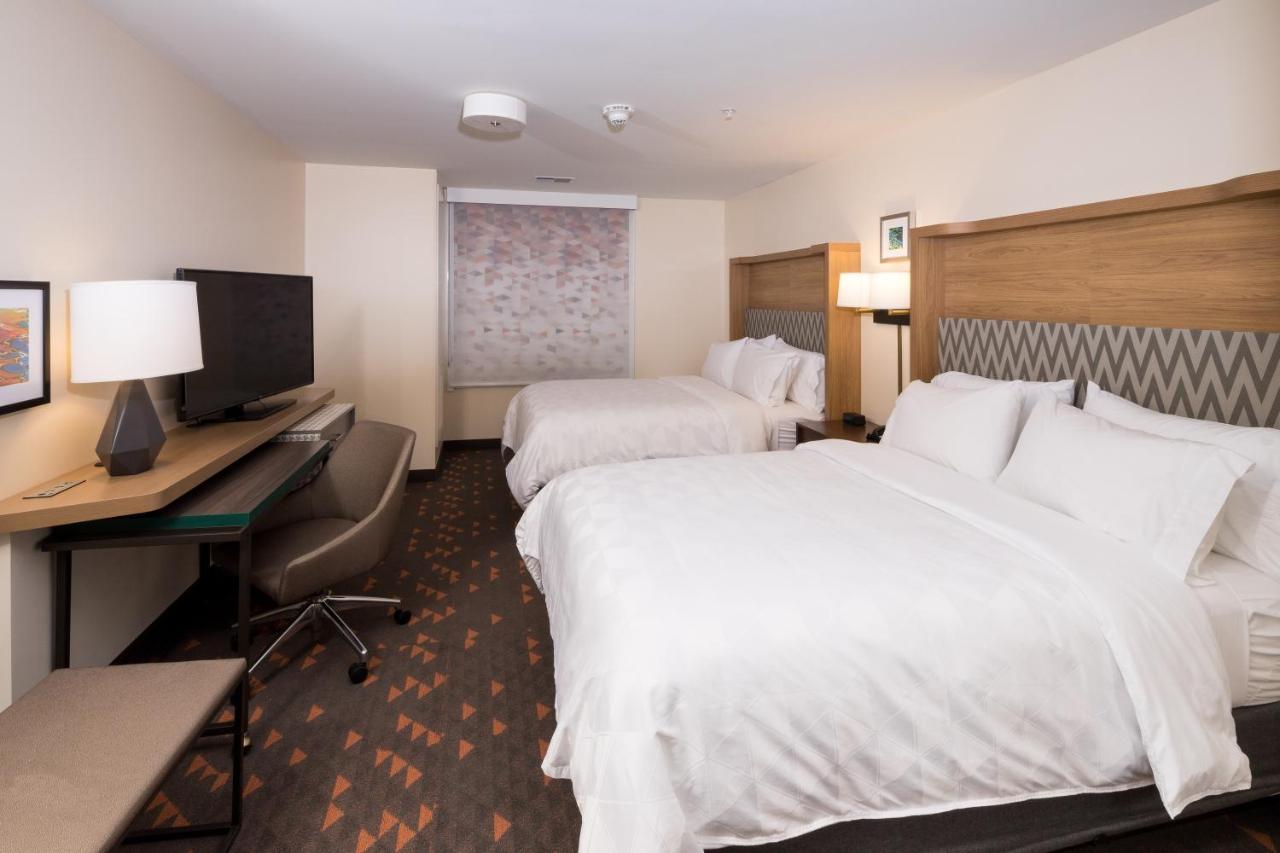 Room with Two Beds - Hearing Accessible - Non-Smoking at Holiday Inn Kalamazoo West by IHG