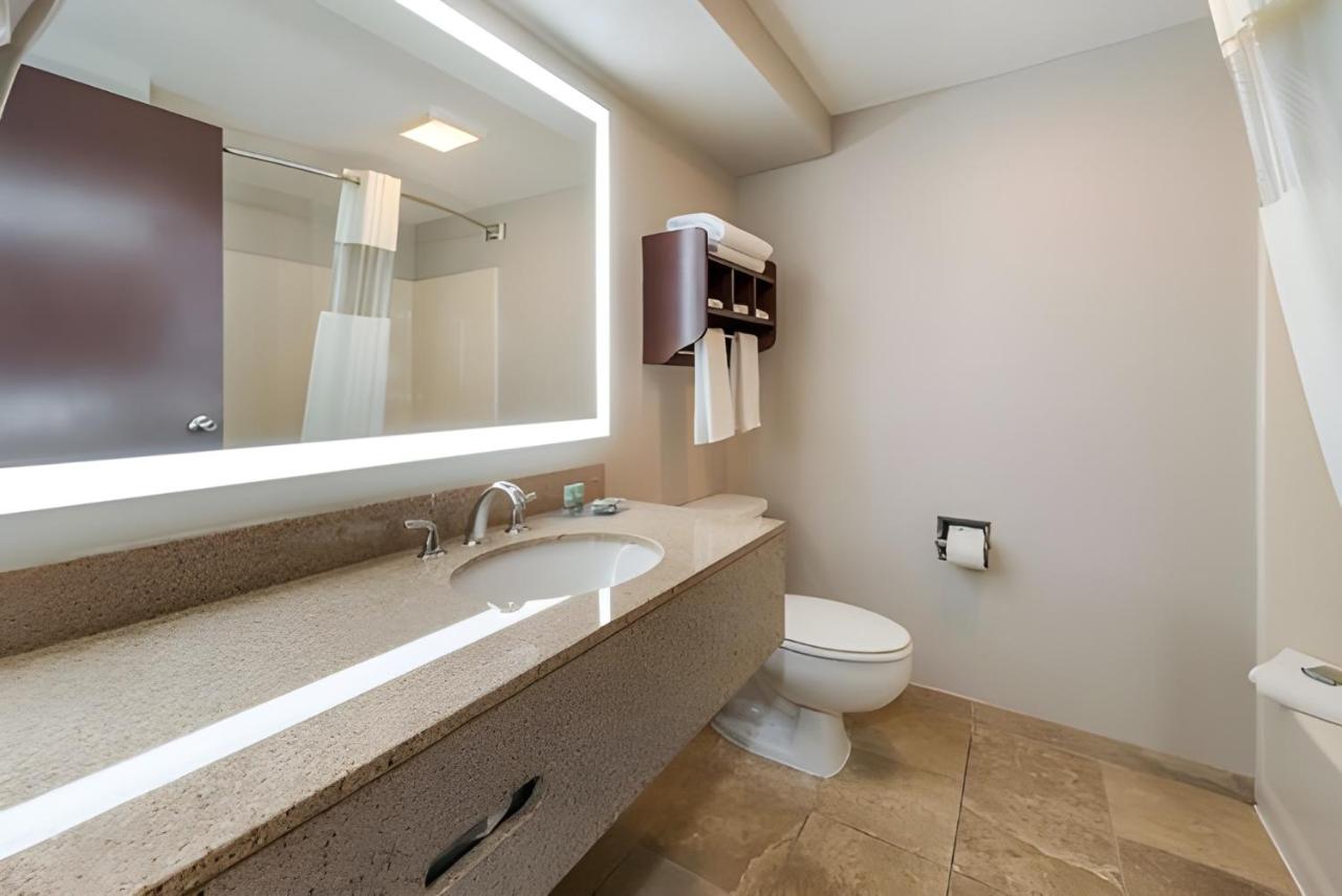 | Best Western Burlington Inn