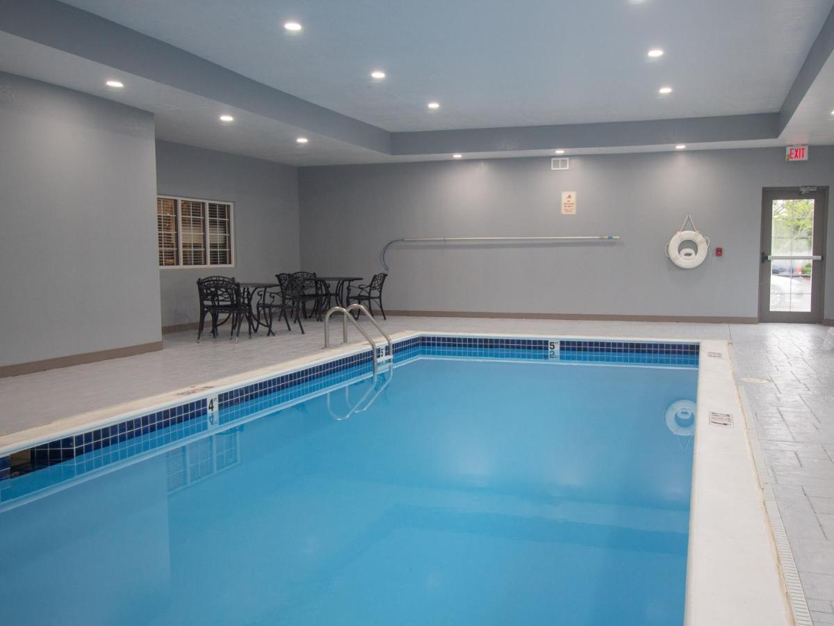 | Candlewood Suites Louisville North