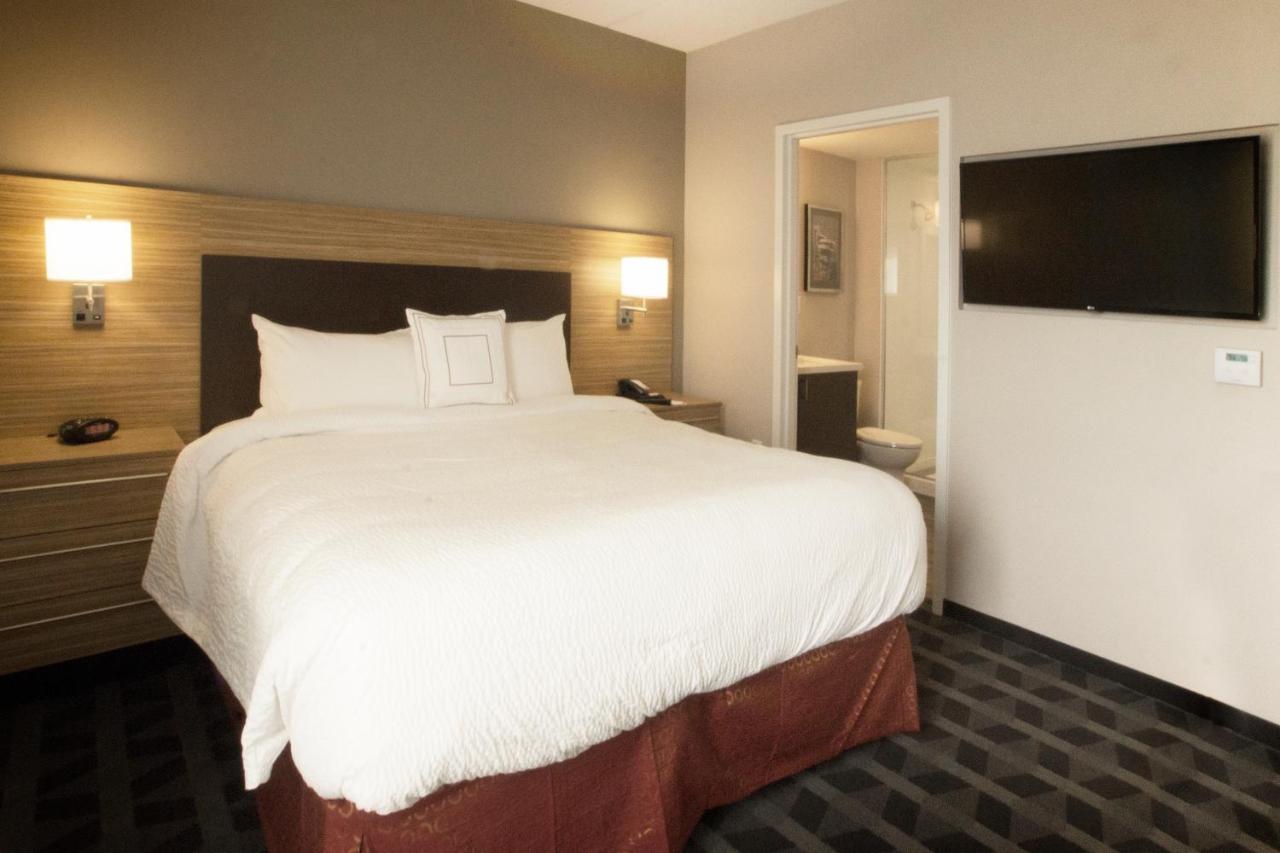 Queen Studio at TownePlace Suites by Marriott Pittsburgh Cranberry Township