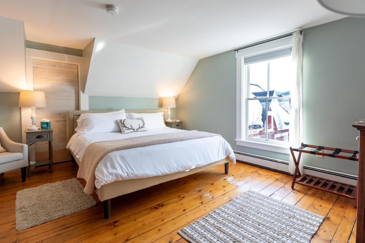 | Woodbridge Inn Bed & Breakfast