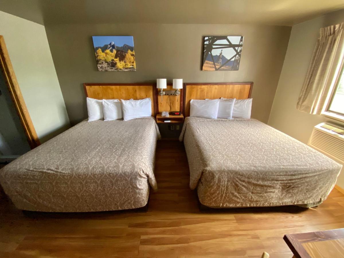 Double Room with Two Double Beds at Rocker Inn