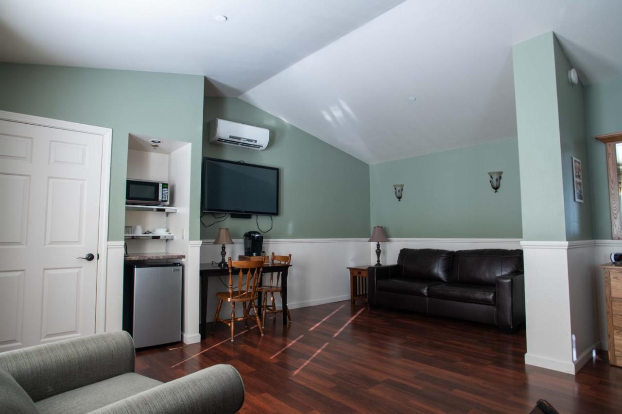 | Boardwalk Inn