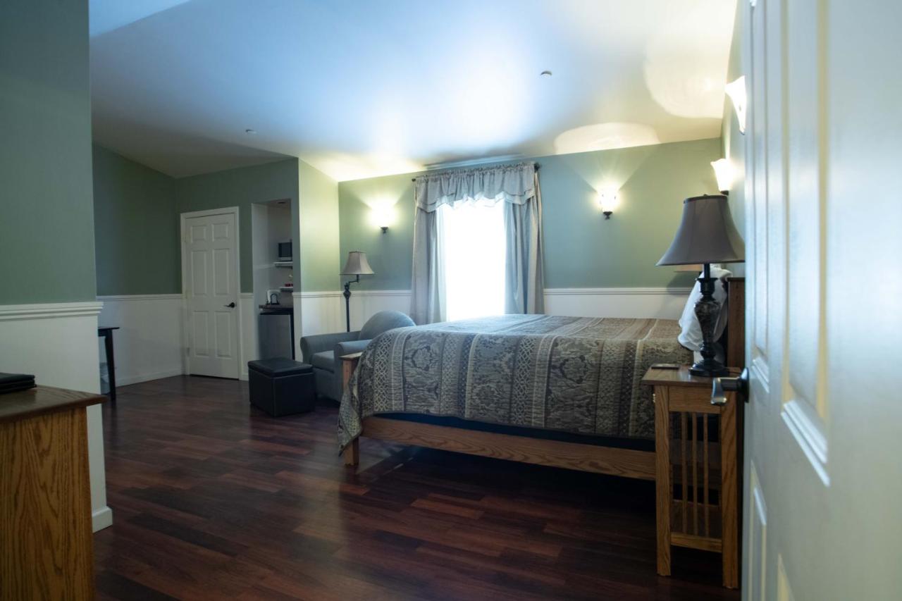 | Boardwalk Inn