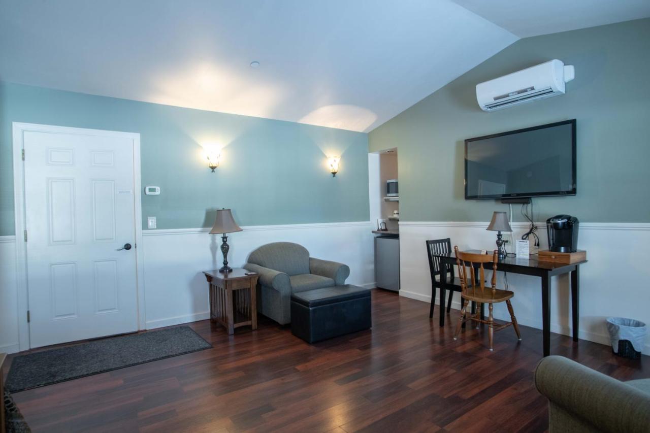 | Boardwalk Inn