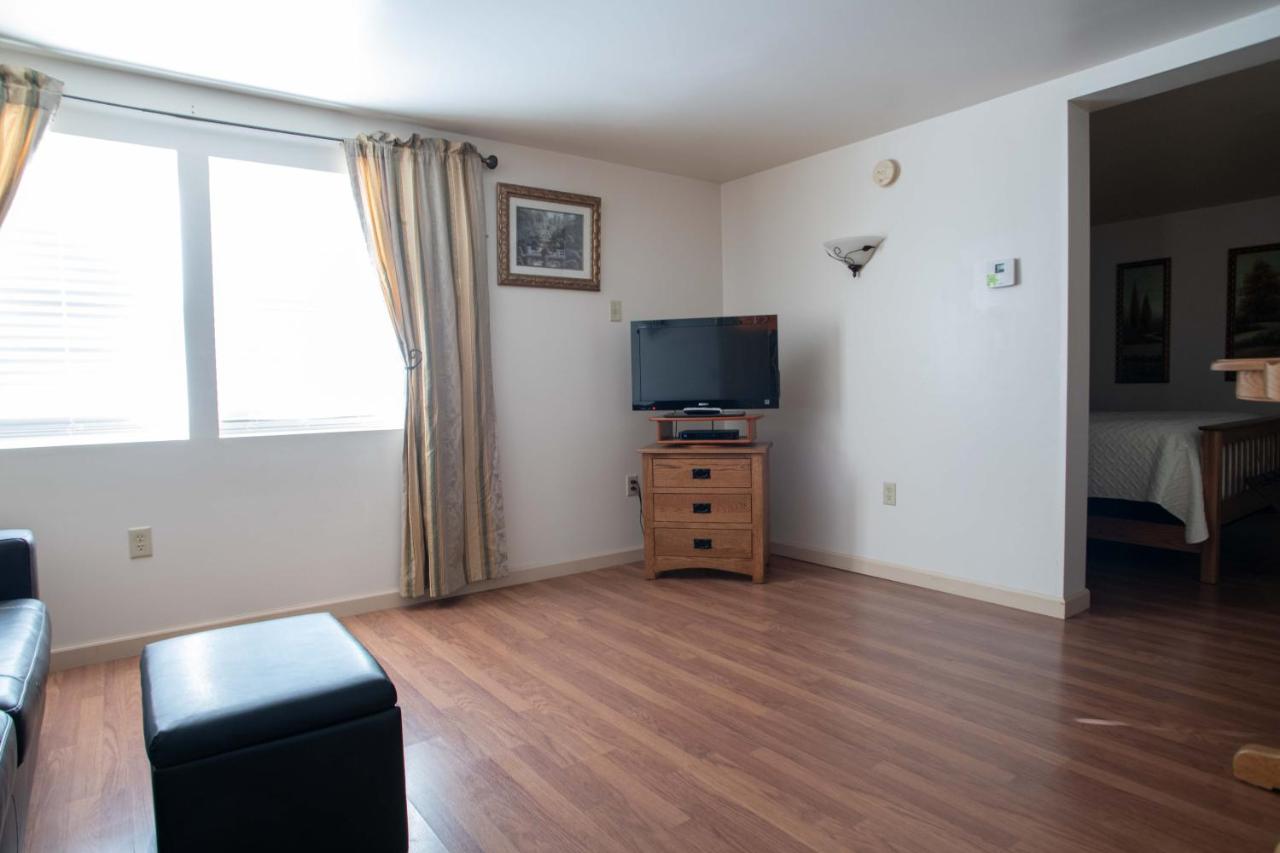 | Boardwalk Inn