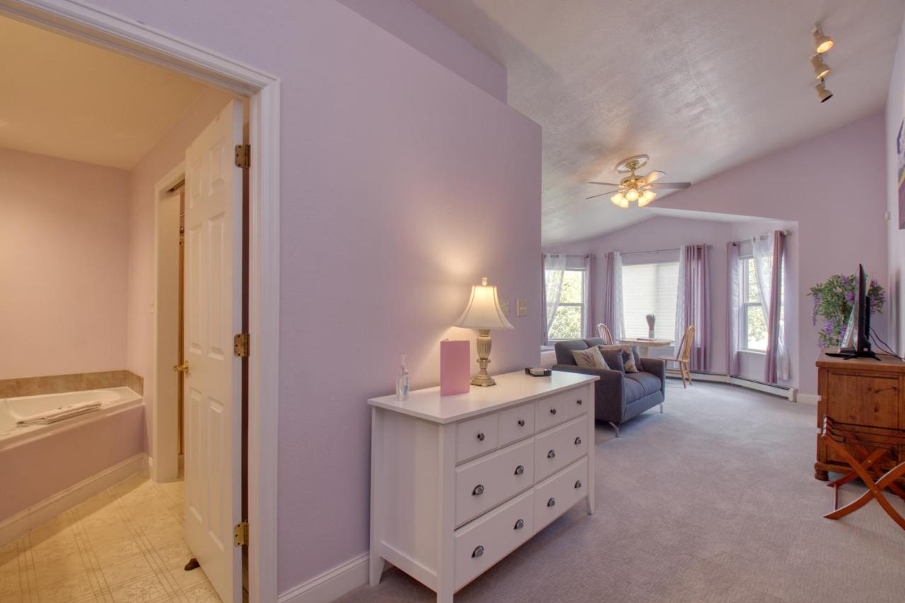 | Castle Creek Manor