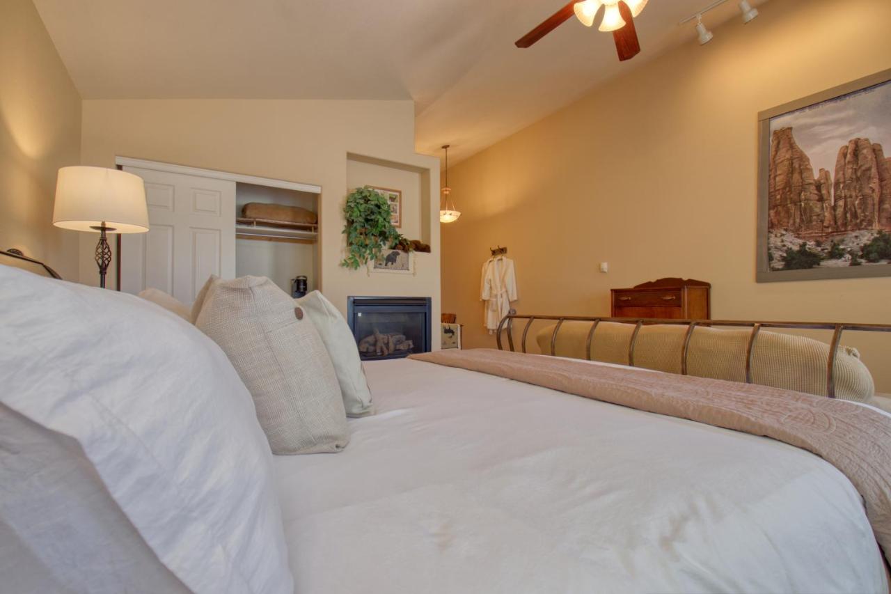 | Castle Creek Manor