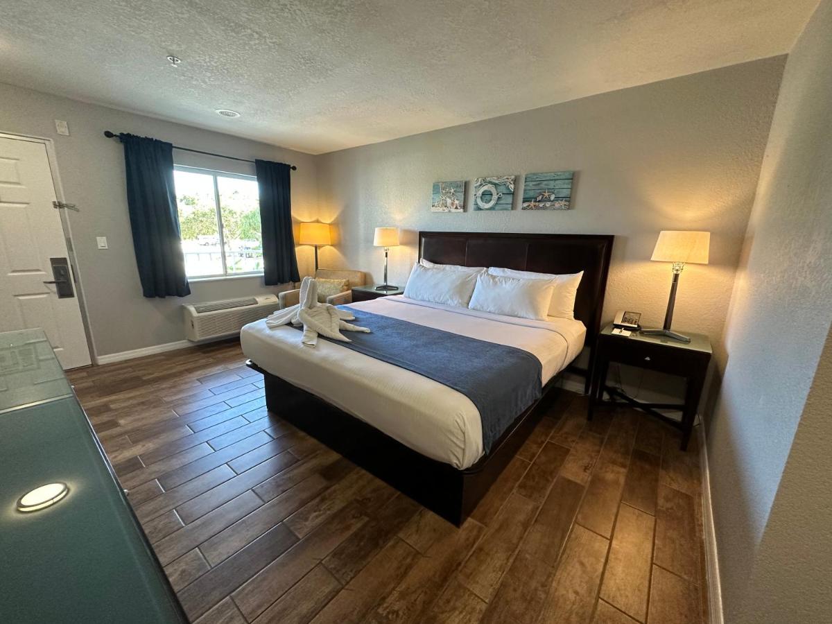  | Lantern Inn & Suites - Sarasota