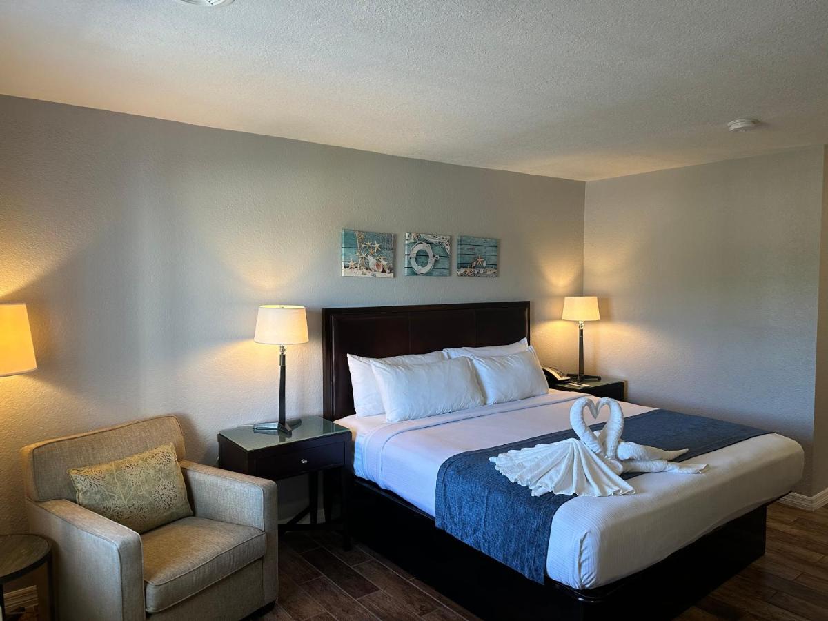  | Lantern Inn & Suites - Sarasota