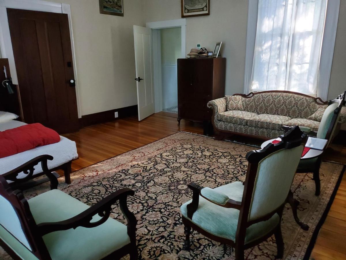 | Mountain Home Bed & Breakfast