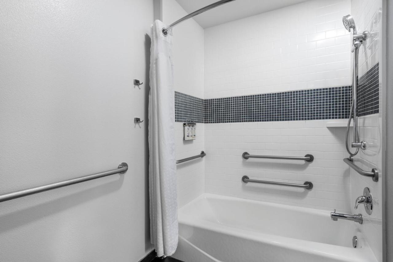 | Staybridge Suites Carlsbad, an IHG Hotel