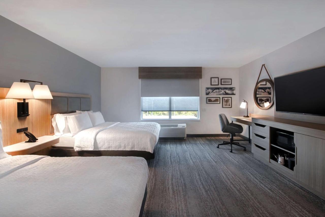 Queen Room with Two Queen Beds - Bath Tub - Disability Access at Hampton Inn Anderson/ Alliance Business Park