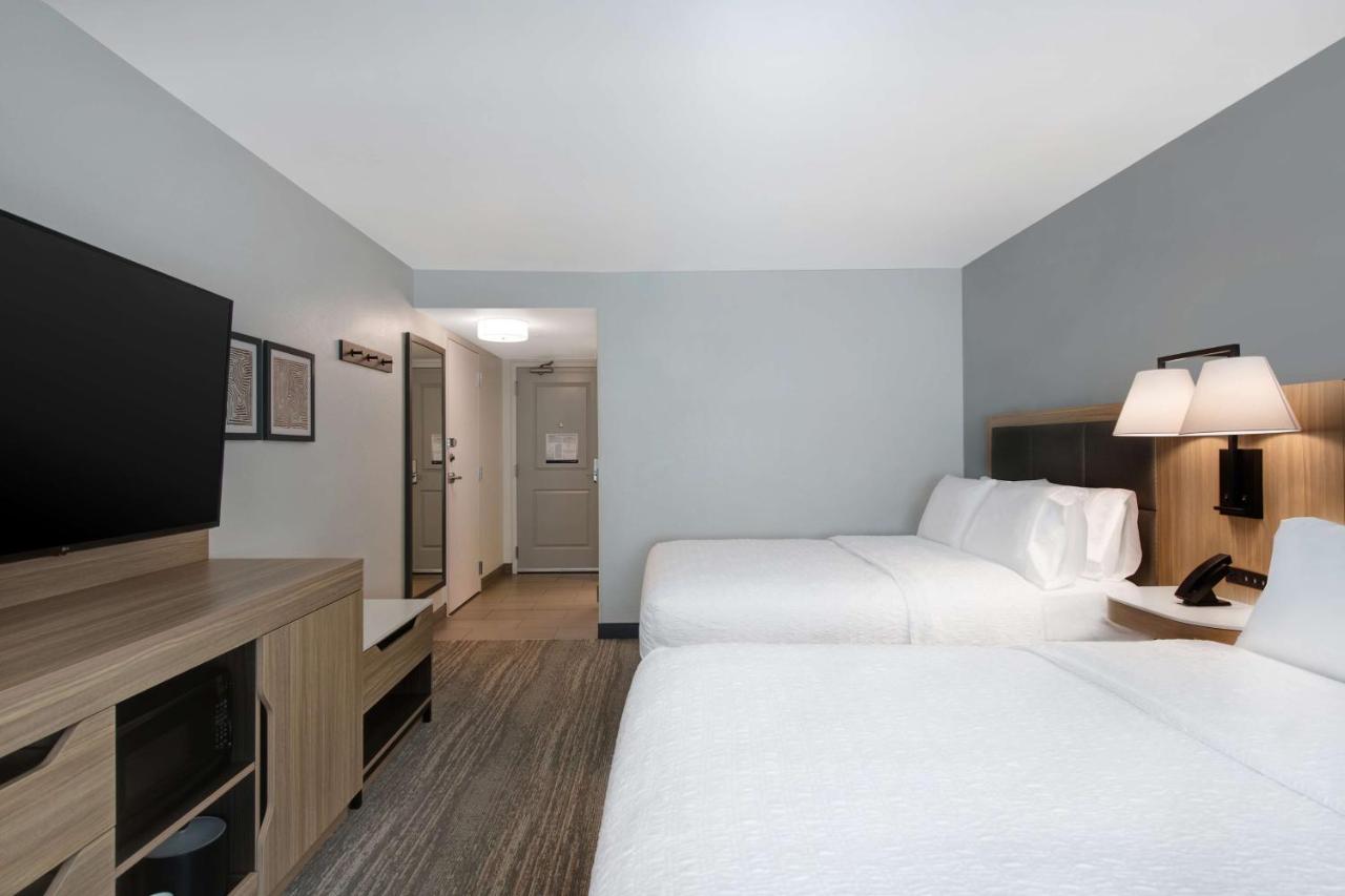 Queen Room with Two Queen Beds - Non-Smoking at Hampton Inn Anderson/ Alliance Business Park