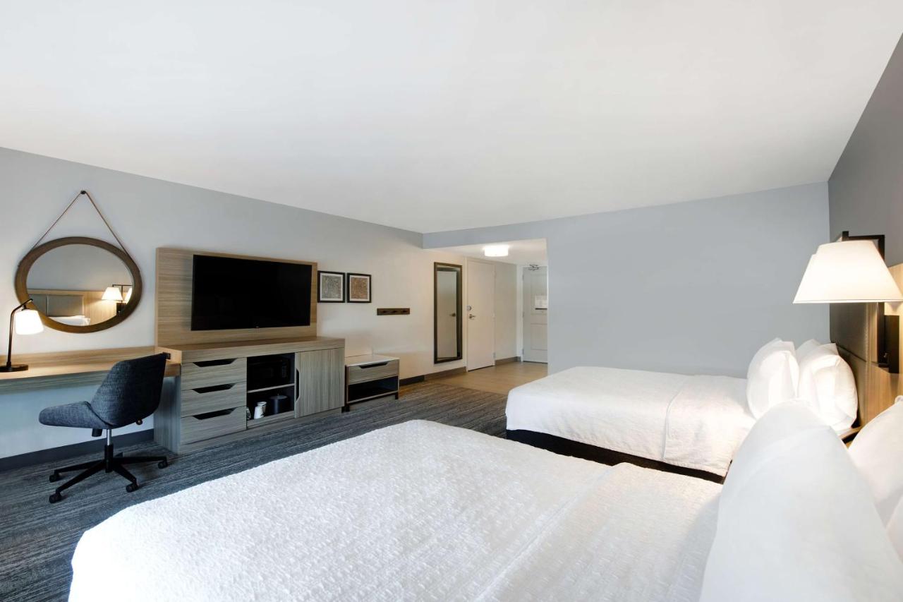 Queen Room with Two Queen Beds - Bath Tub - Disability Access at Hampton Inn Anderson/ Alliance Business Park