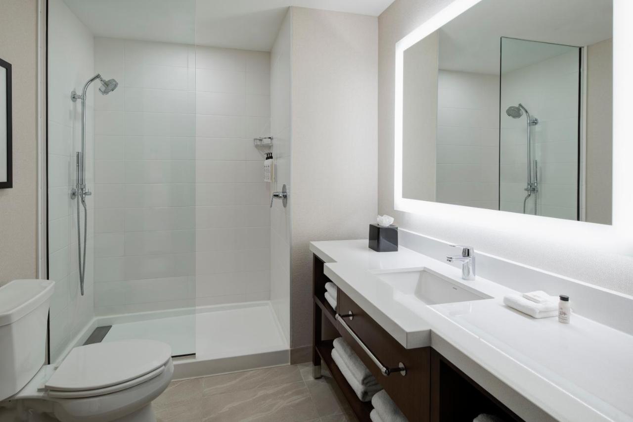 Queen Room with Two Queen Beds - Hearing Accessible at Delta Hotels by Marriott Dallas Southlake