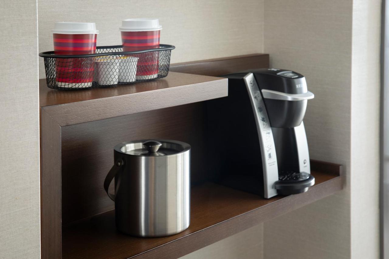 King Room with Transfer Shower - Mobility Accessible at Delta Hotels by Marriott Dallas Southlake