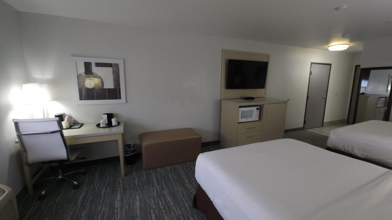 Queen Room with Two Queen Beds at West Valley Inn