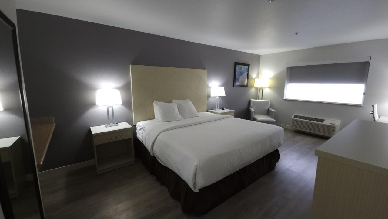 King Room - Pet Friendly at West Valley Inn