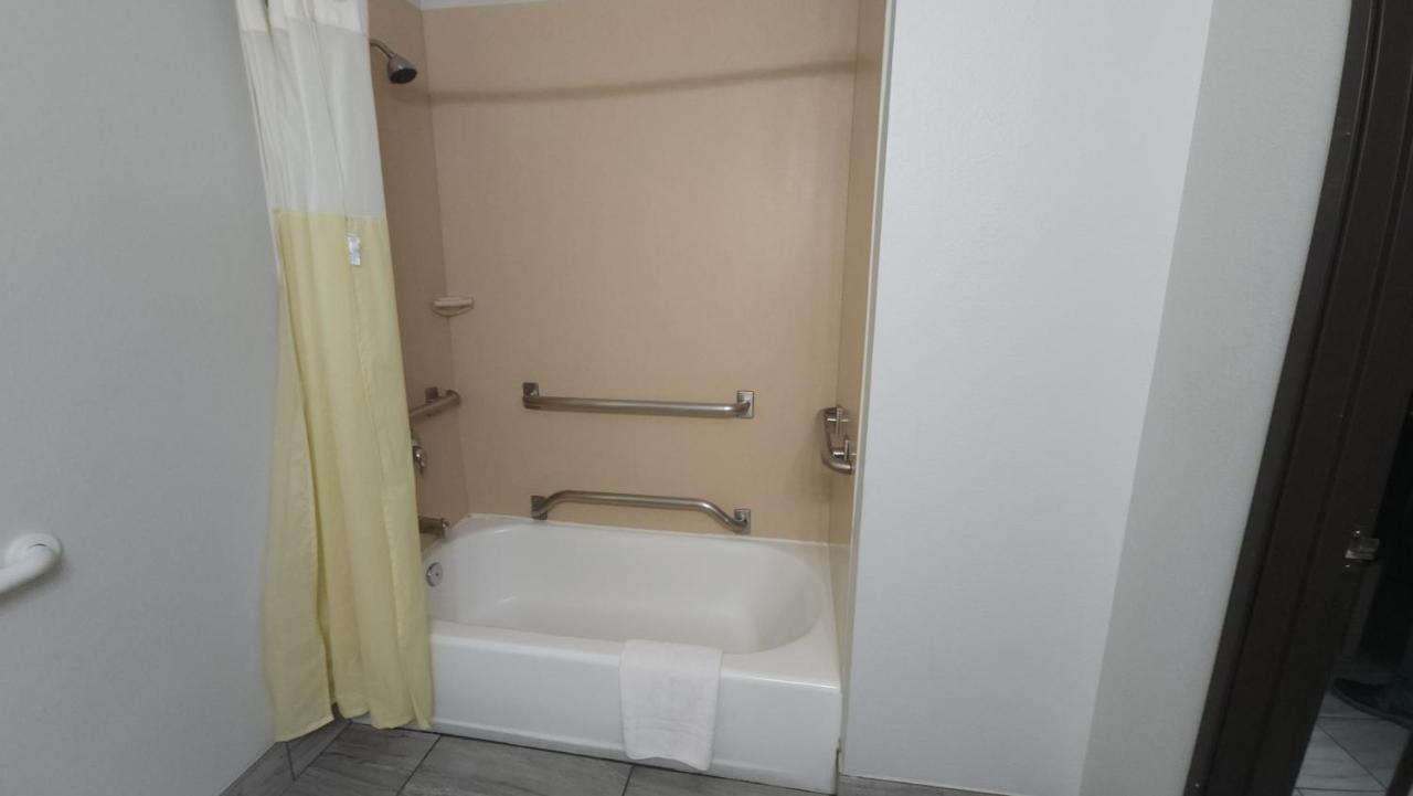 Queen Suite at West Valley Inn