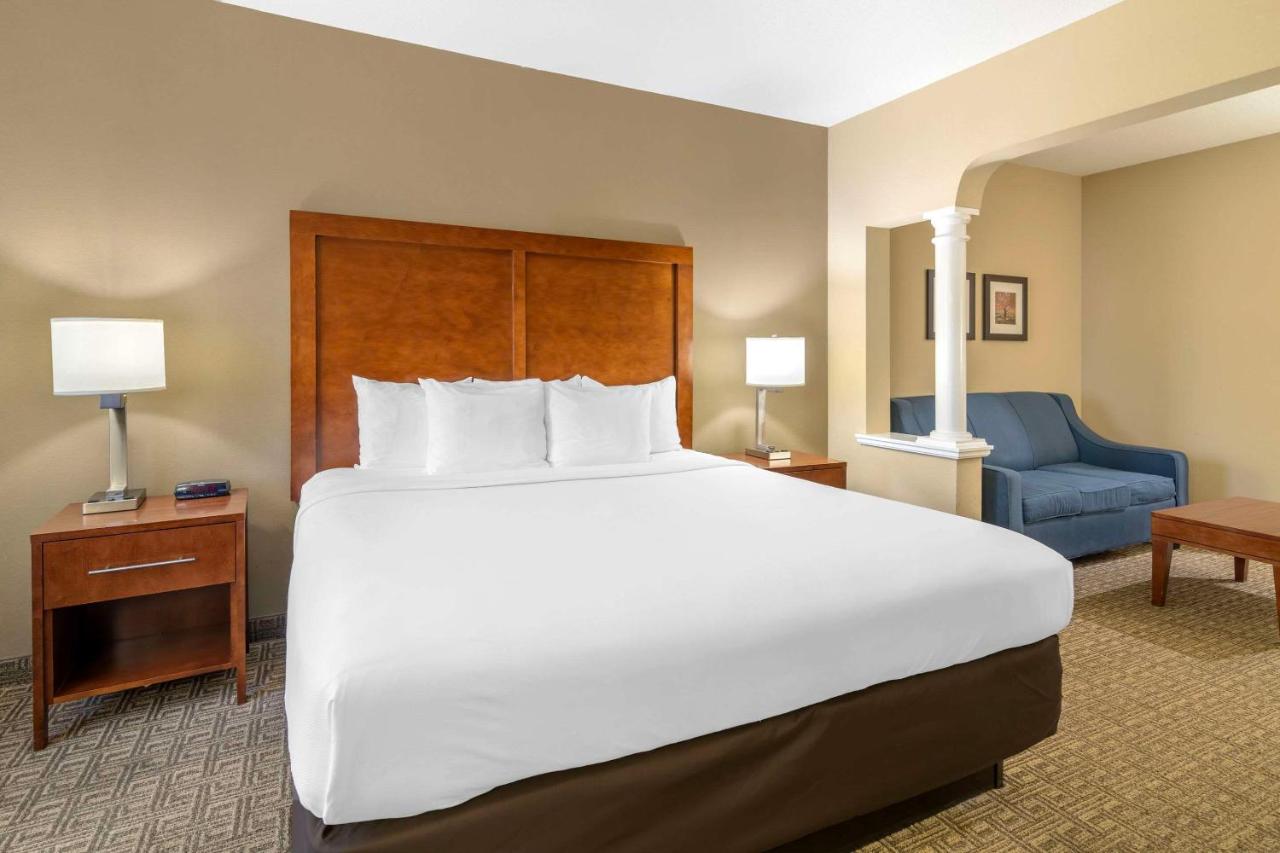 King Room - Non-Smoking at Comfort Inn & Suites Dover-Portsmouth