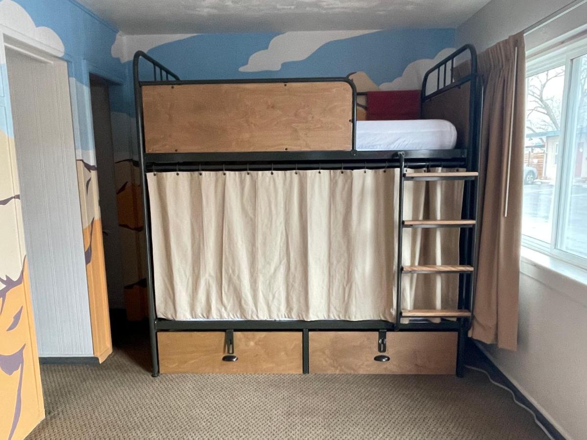 | ColoRADo Adventure Hostel