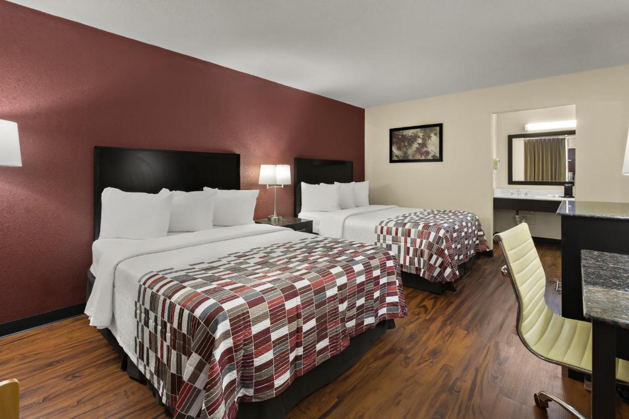 Deluxe Queen Room with Two Queen Beds - Non-Smoking at Red Roof Inn & Suites Cave City