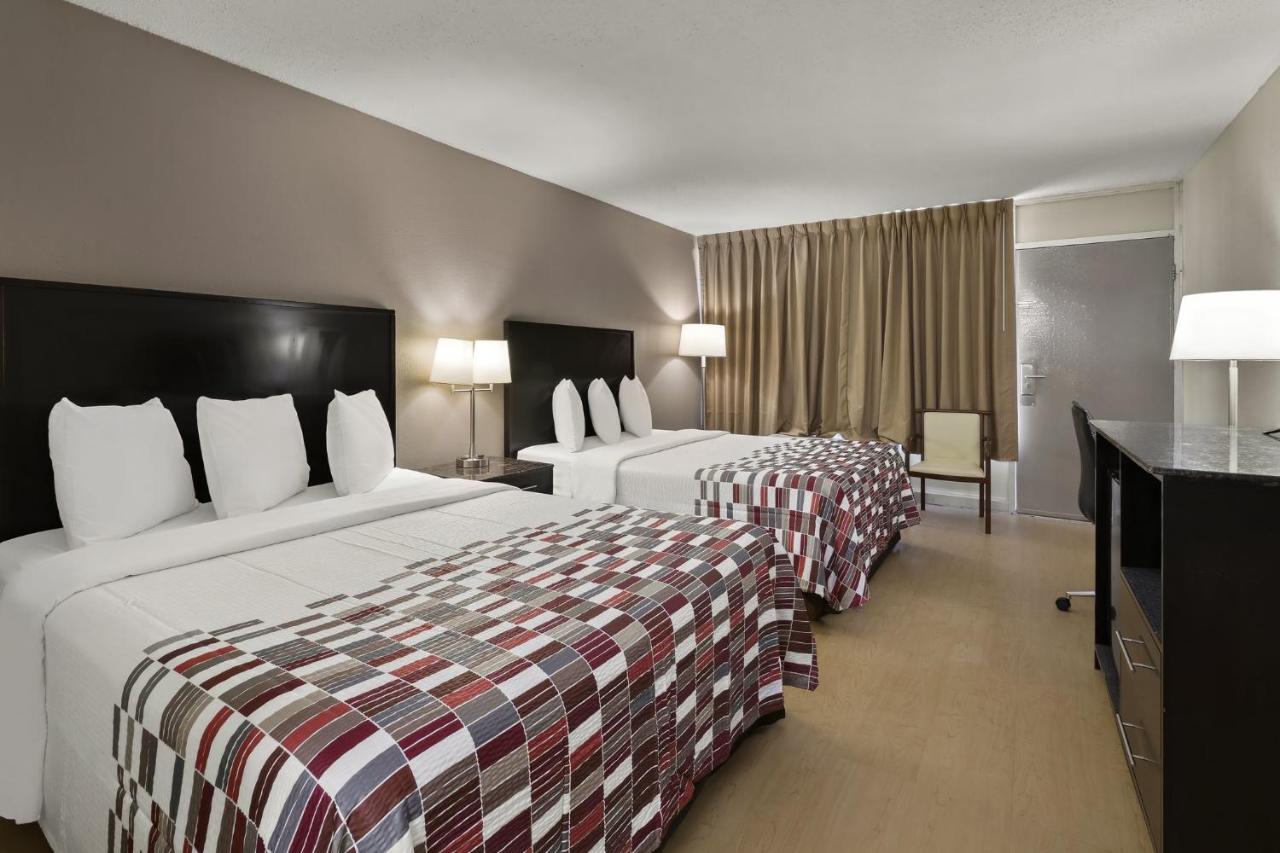 Deluxe Queen Room with Two Queen Beds - Non-Smoking at Red Roof Inn & Suites Cave City