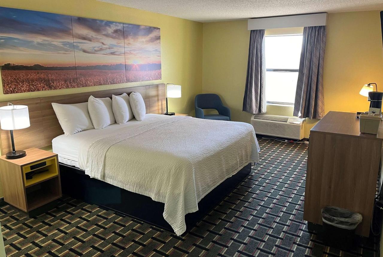| Days Inn by Wyndham Park City Kansas