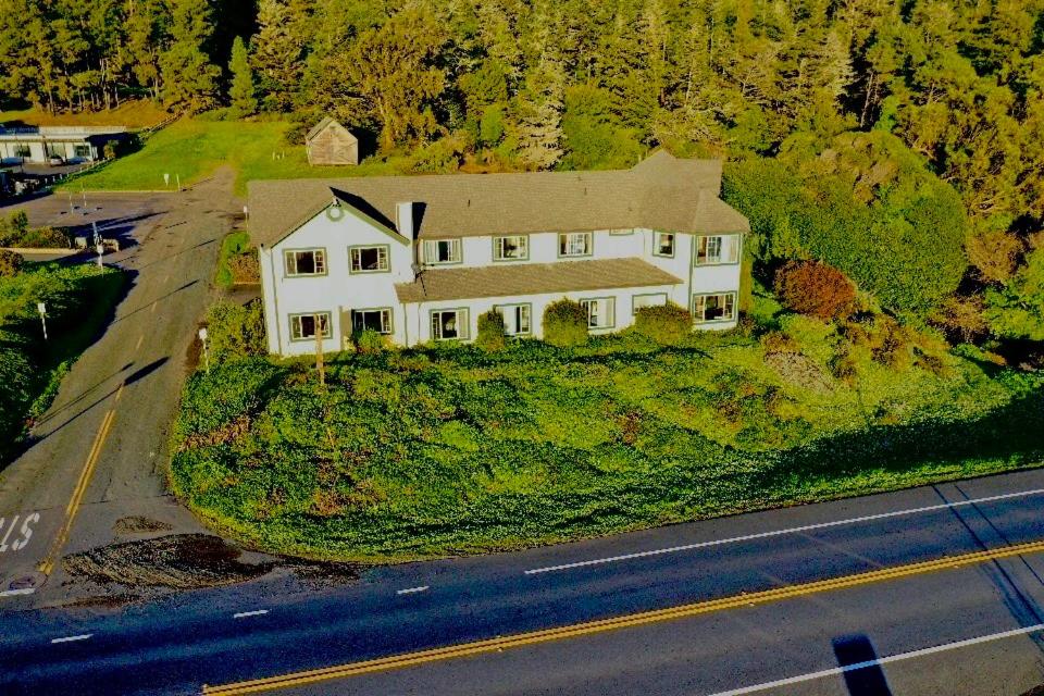 | Gualala Country Inn