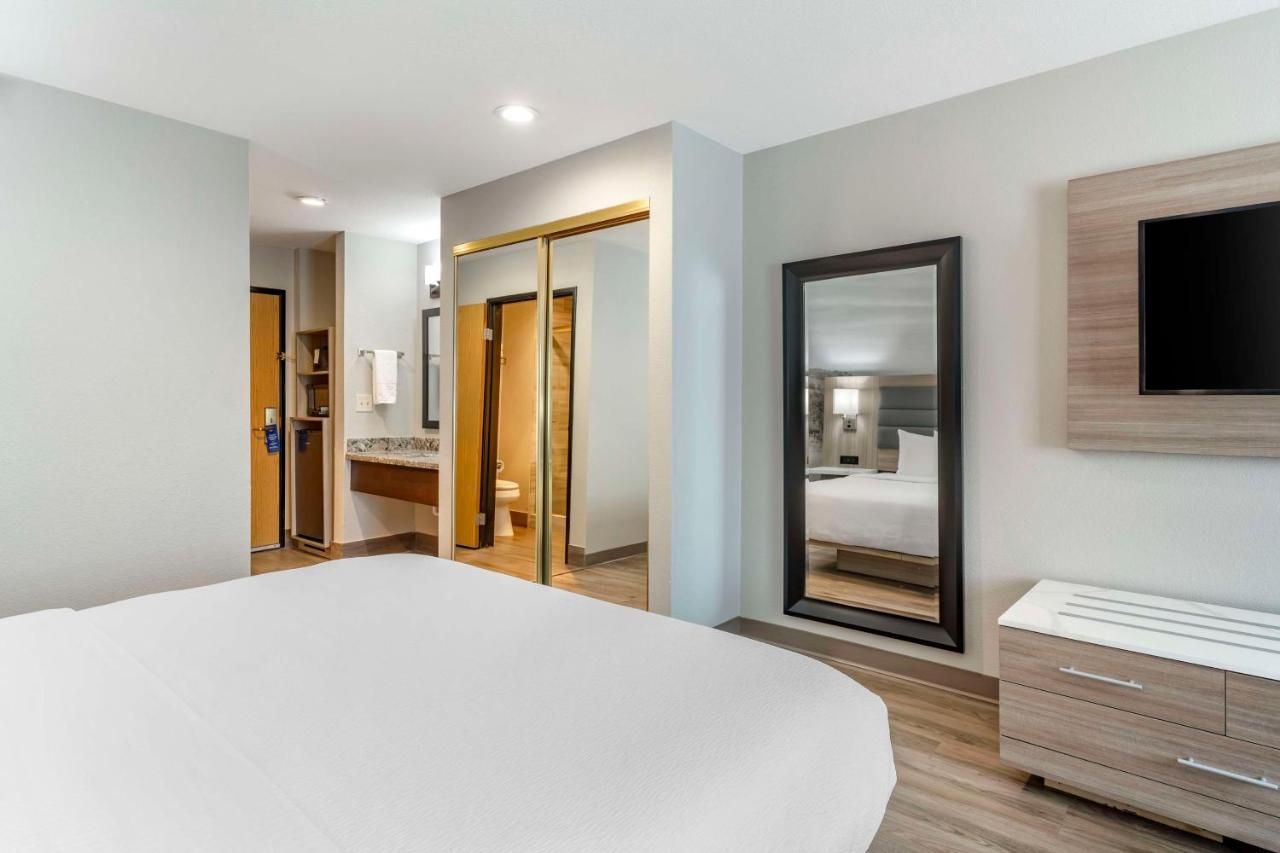 King Room - Non-Smoking at Best Western Plus Vineyard Inn
