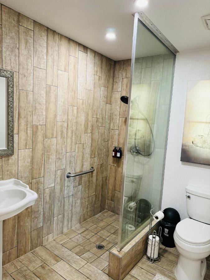 Deluxe King Studio at Mi Kasa Hot Springs 420, Adults only, Clothing Optional