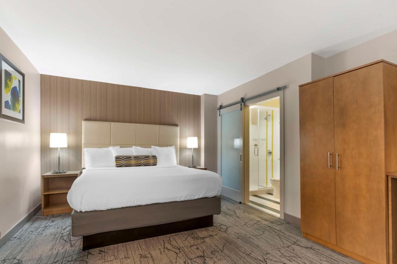 King Room with Sofa Bed at Best Western Red Coach Inn