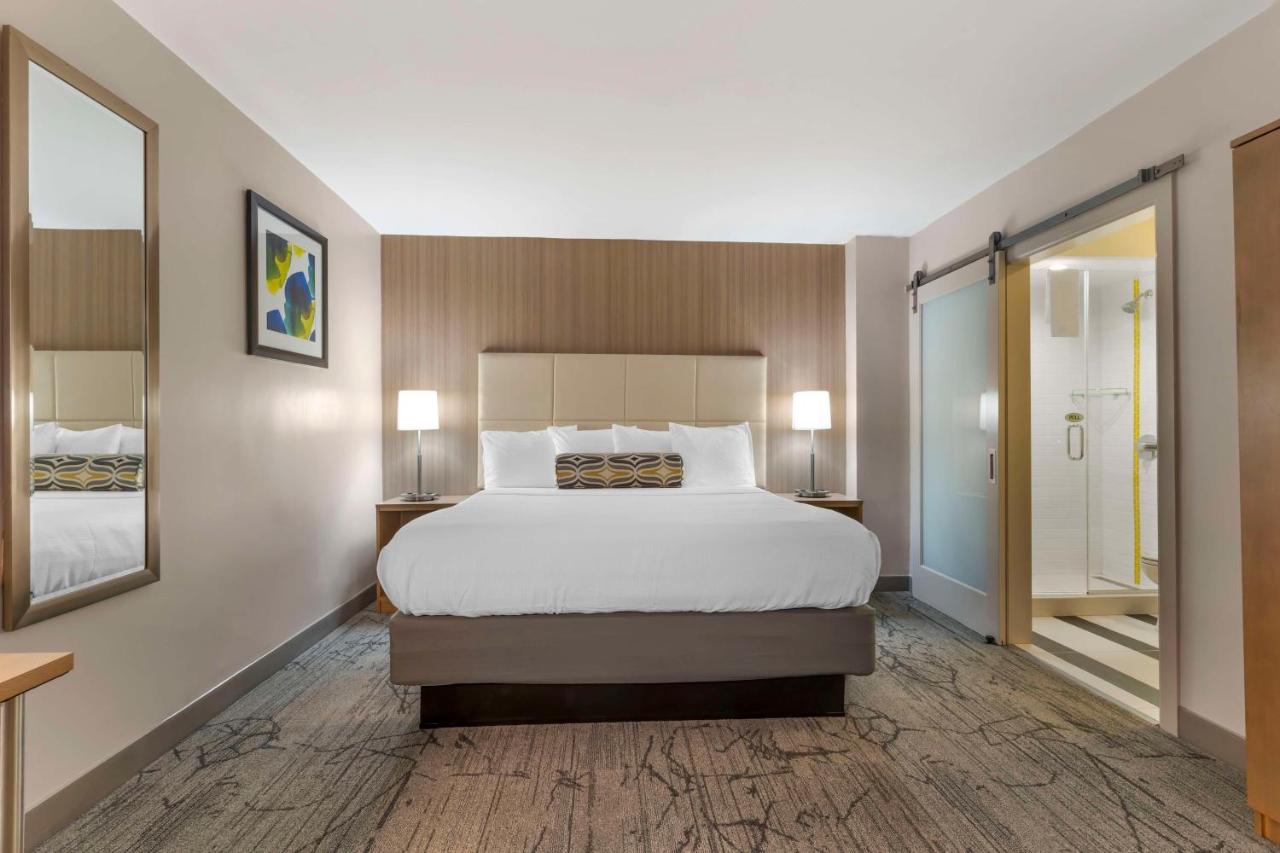 King Room with Sofa Bed at Best Western Red Coach Inn