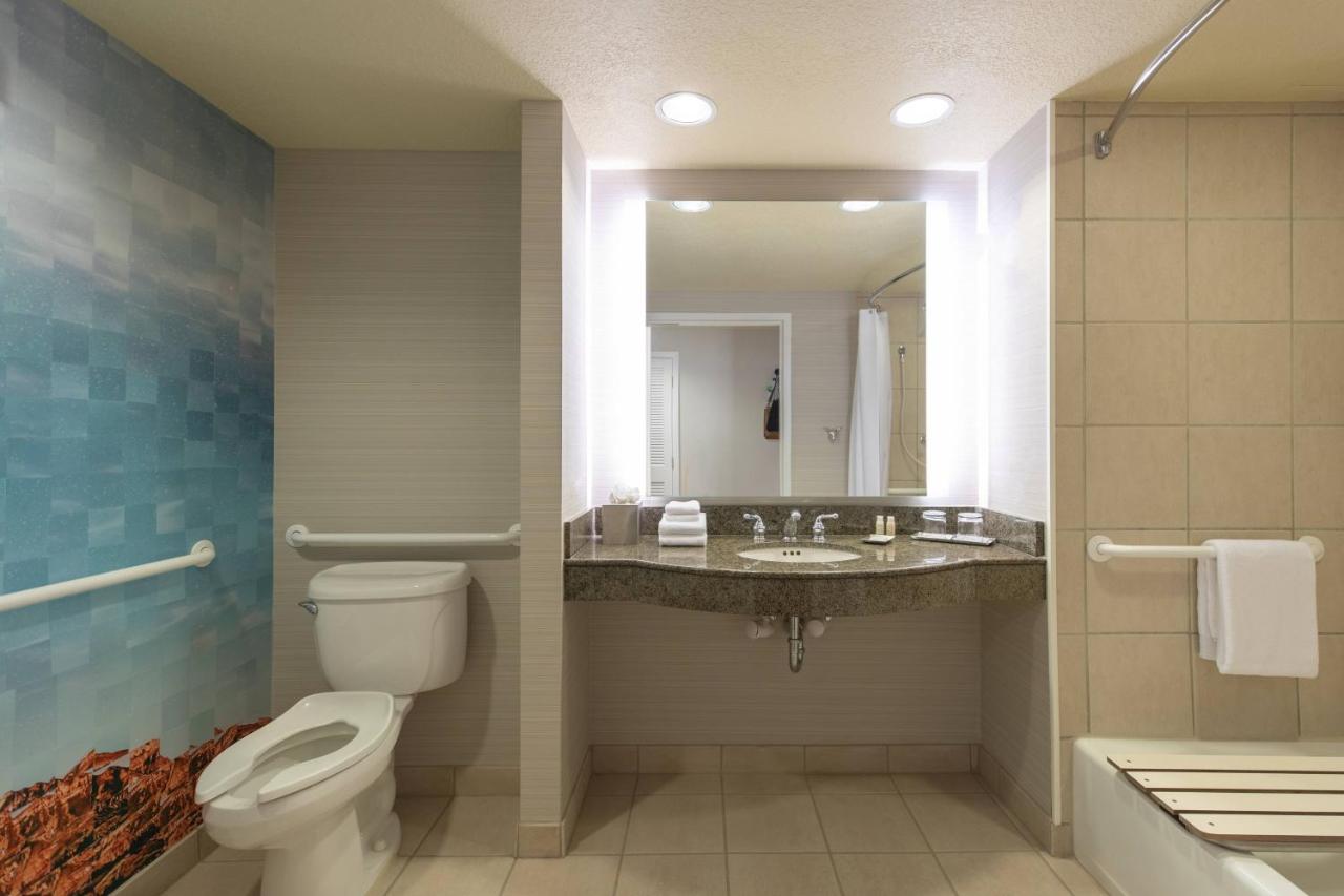 Junior Suite, Club lounge access, 1 Bedroom Larger Suite at Renaissance Dallas Richardson Hotel
