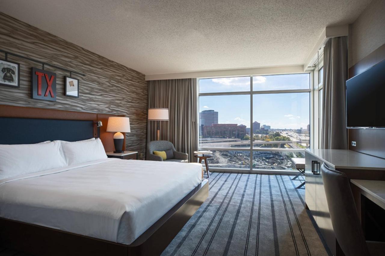 Executive Suite, Club lounge access, 1 King at Renaissance Dallas Richardson Hotel