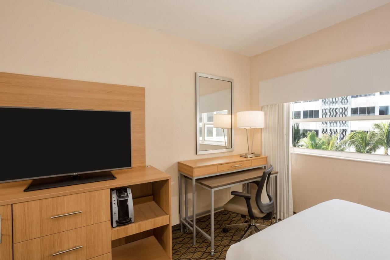 King Room at Holiday Inn Miami Beach - Oceanfront by IHG