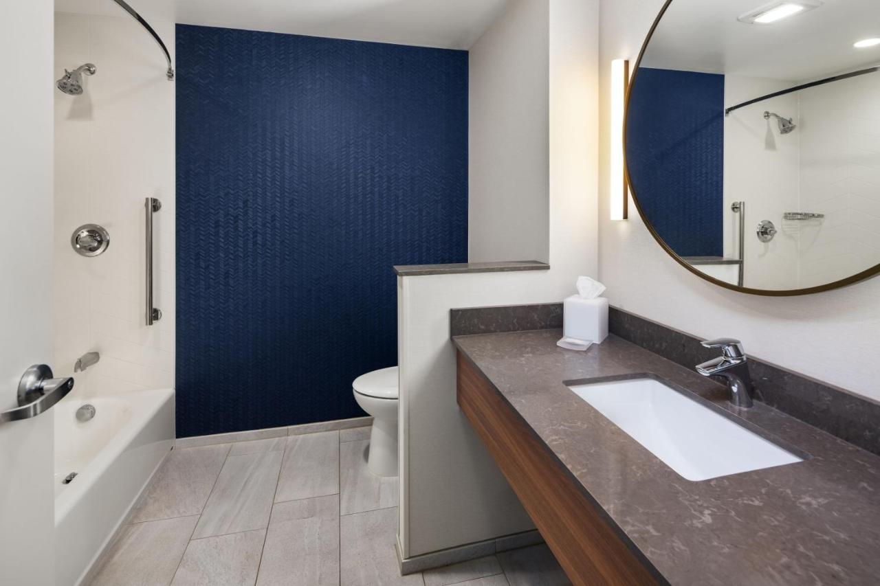 | Fairfield Inn & Suites by Marriott Alexandria