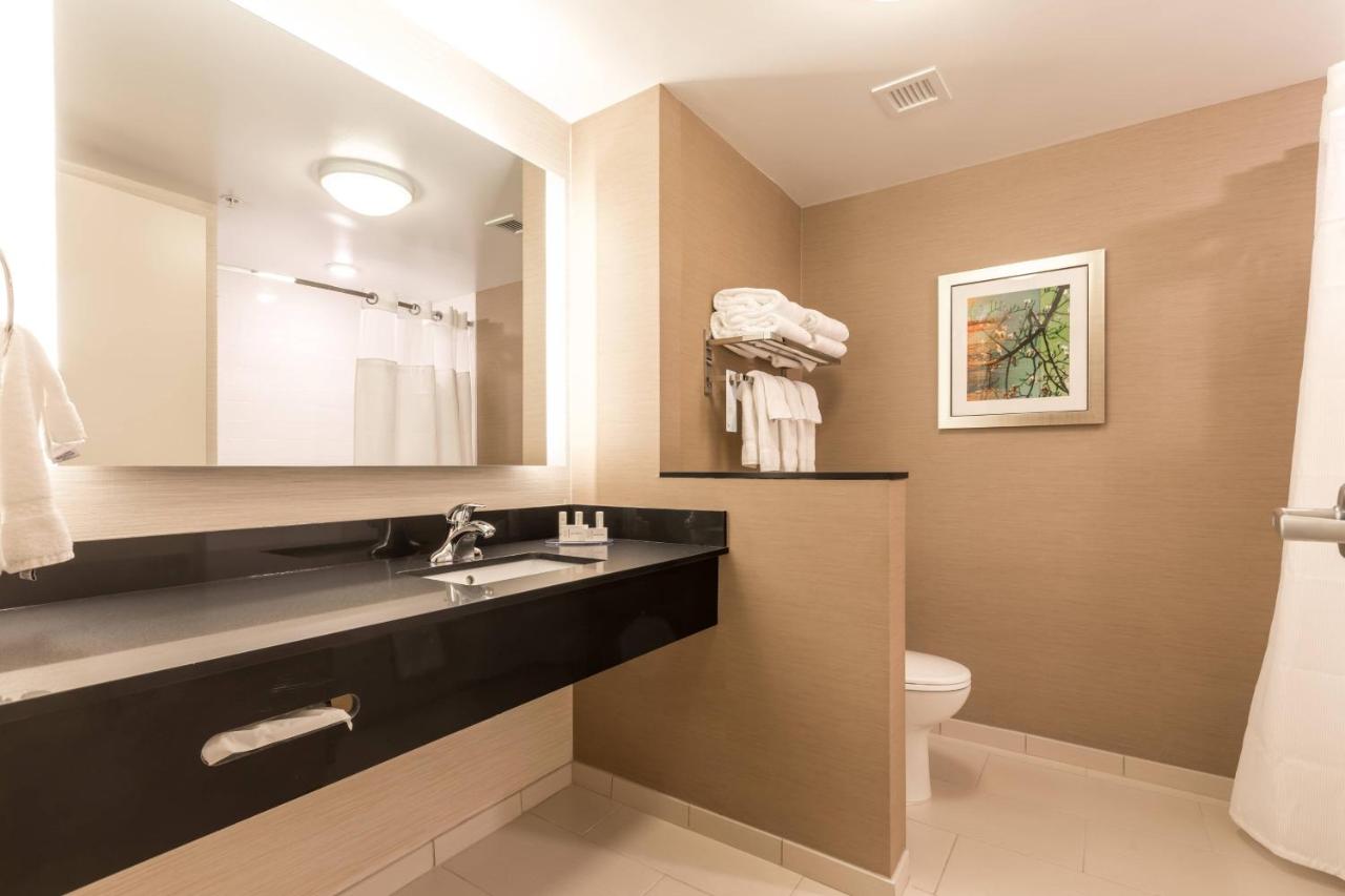 Queen Suite at Fairfield Inn & Suites by Marriott Asheville Tunnel Road