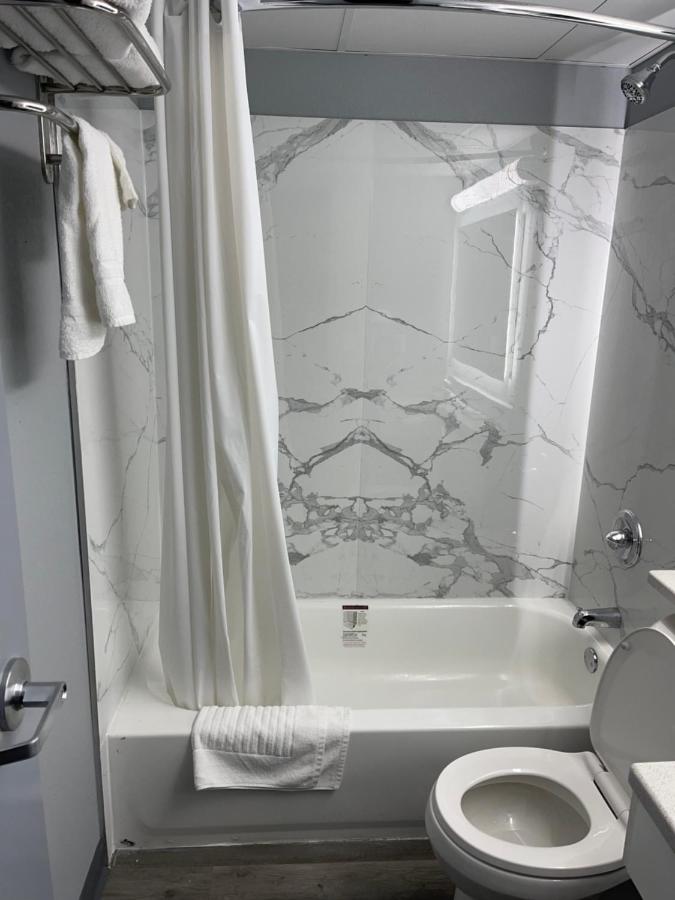 Deluxe Double Room (1 adult + 2 children) at The Wayne Inn