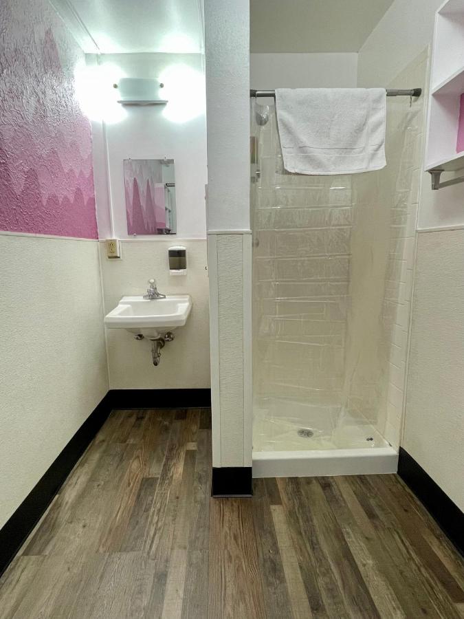 | ColoRADo Adventure Hostel