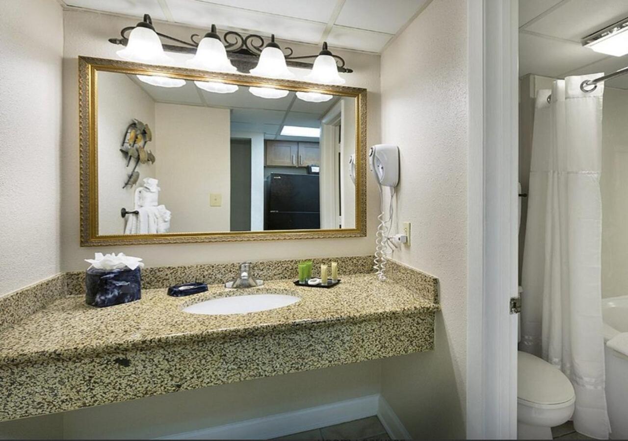 Tower Oceanview King Suite - 1 King with 1 Double Murphy Bed or Sleeper Sofa at Sea Crest Oceanfront Resort