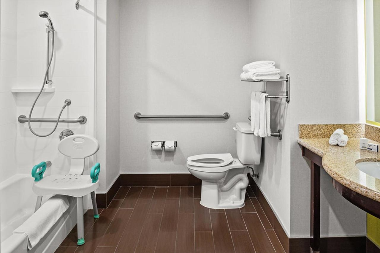 King Suite - Disability Access/Non-Smoking at Holiday Inn Express Hotel & Suites Twentynine Palms by IHG