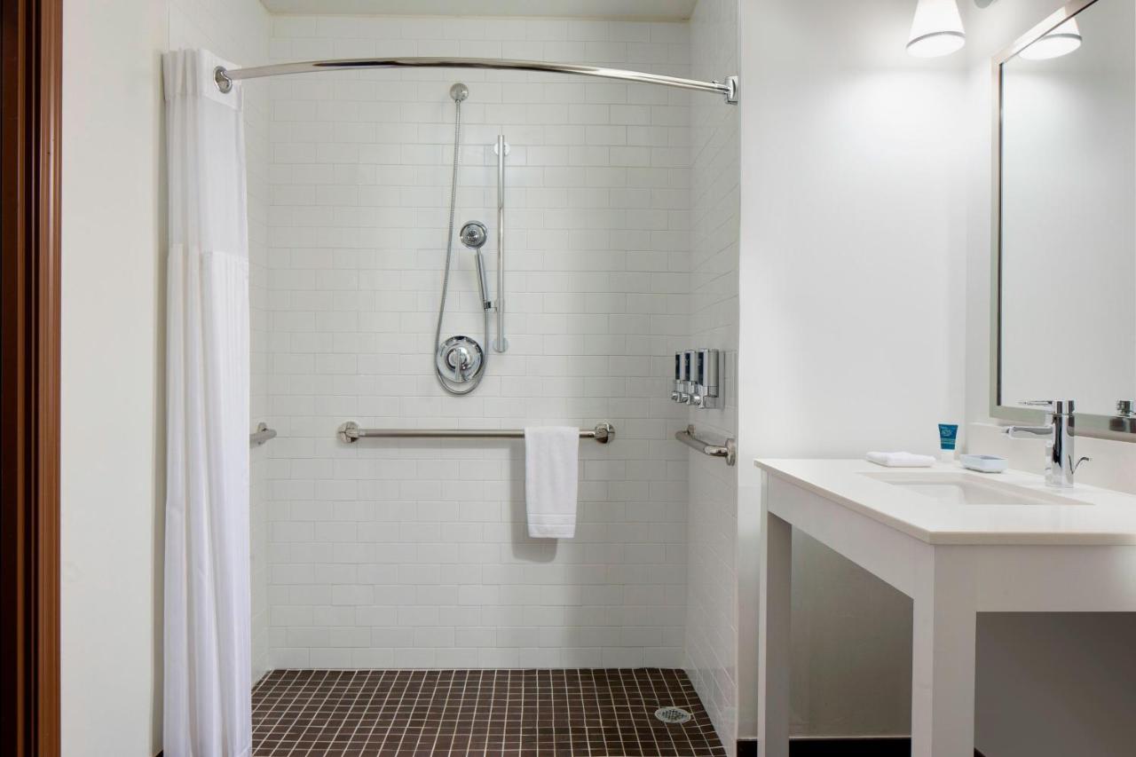  | Four Points By Sheraton Dallas Fort Worth Airport North