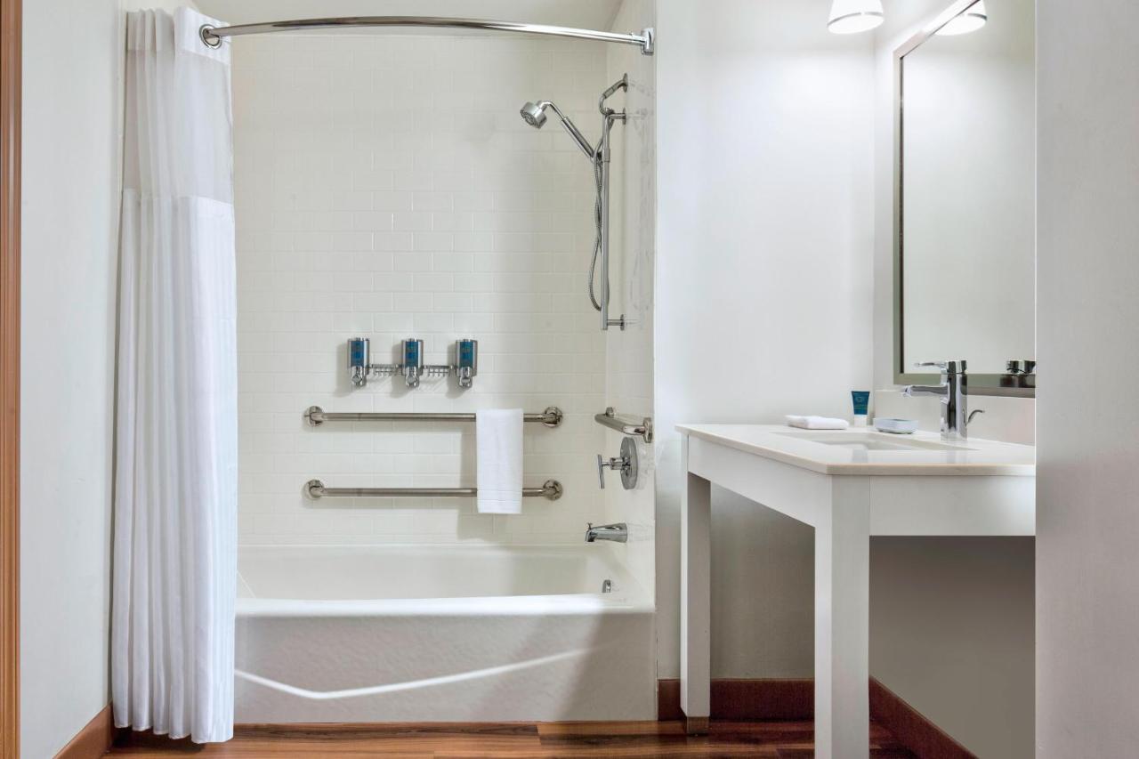 | Four Points By Sheraton Dallas Fort Worth Airport North