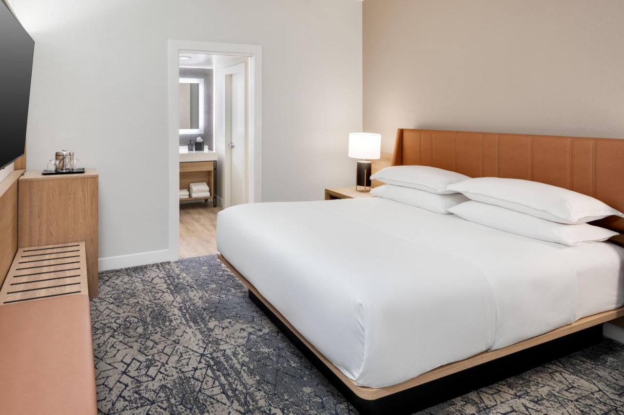 Junior, 1 Bedroom Junior Suite, 1 King at Sheraton Stonebriar Hotel