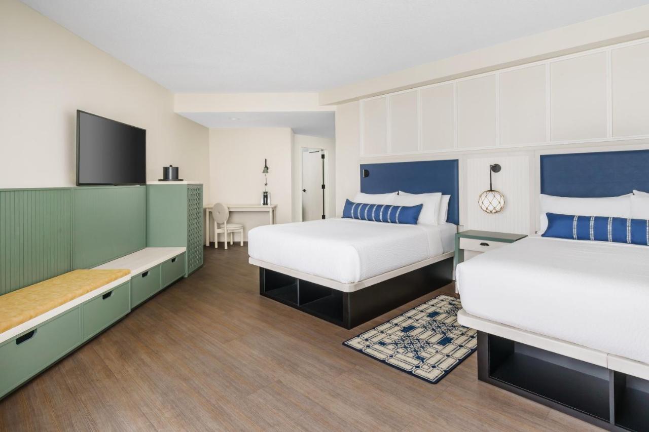 Deluxe Queen Room with Two Queen Beds and Ocean View at Holiday Inn Resort Lumina on Wrightsville Beach by IHG