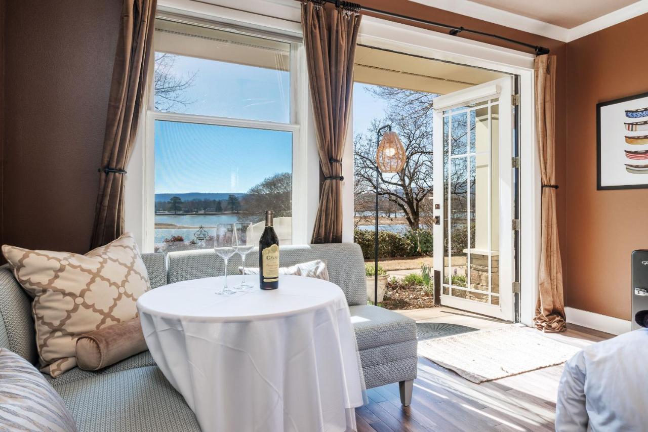 | Lookout Point Lakeside Inn