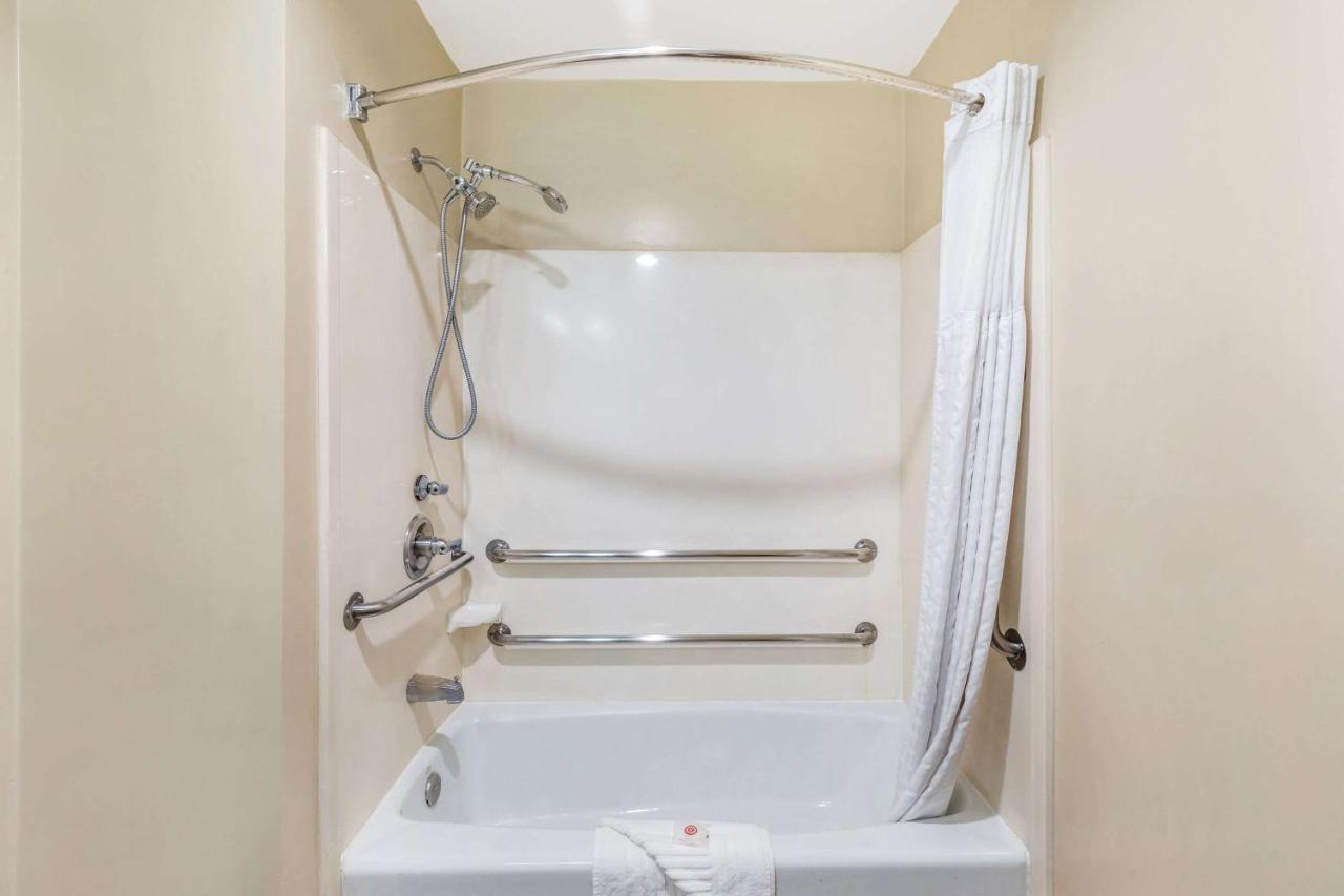King Room - Accessible/Non-Smoking at Comfort Inn Monterey Park - Los Angeles
