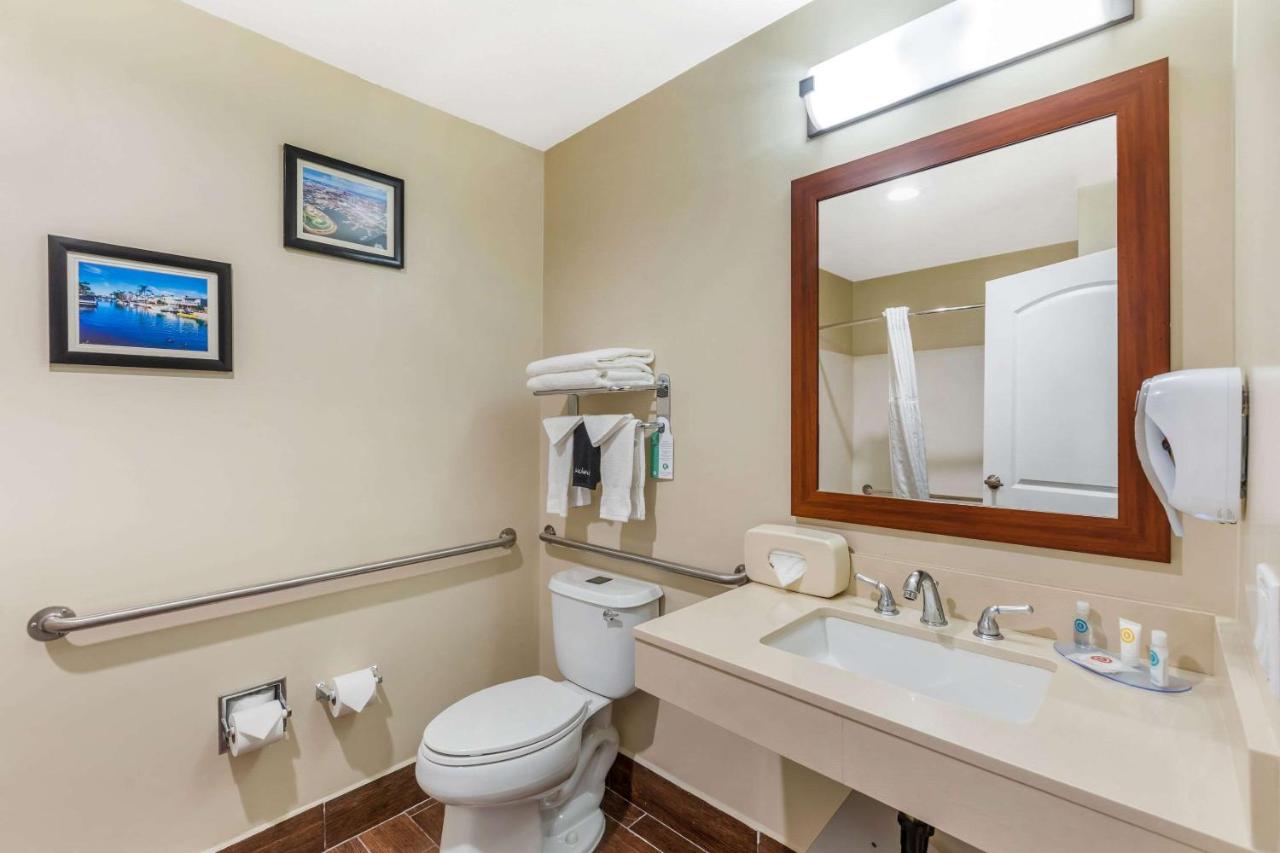 King Room - Accessible/Non-Smoking at Comfort Inn Monterey Park - Los Angeles